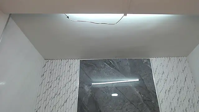 Snapshot of Ivony18_b chatting on 11-25-25, 03:06 Ivony18 b online show from 11-25-25, 03:06