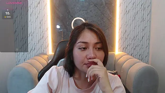 Snapshot of Ivony18_b chatting on 11-30-25, 08:07 Ivony18 b online show from 11-30-25, 08:07