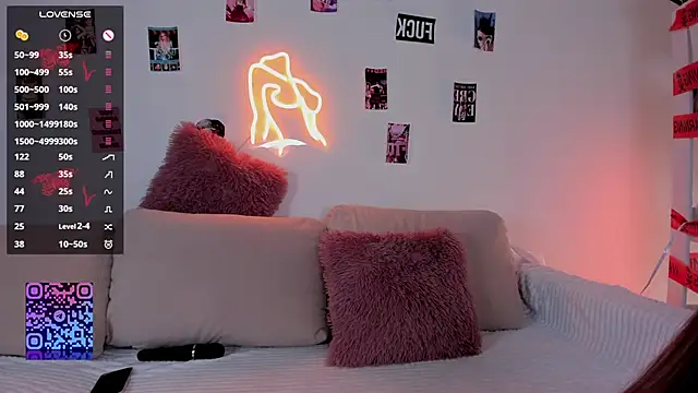 ZoniaEsshaki online show from 12-21-25, 10:33