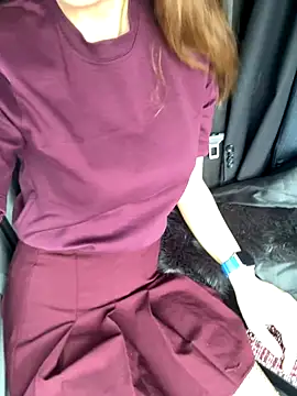 Snapshot of valori chatting on 11-22-25, 12:15 valori online show from 11-22-25, 12:15