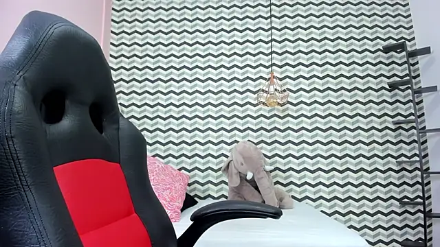 Snapshot of MOLLYSPENCER1 chatting on 10-30-25, 07:25 MOLLYSPENCER1 online show from 10-30-25, 07:25