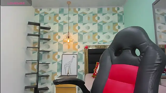 Snapshot of MOLLYSPENCER1 chatting on 11-28-25, 08:00 MOLLYSPENCER1 online show from 11-28-25, 08:00