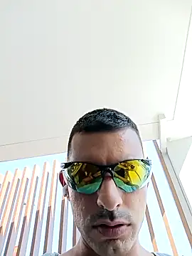 Snapshot of Greek_crazy_couple chatting on 09-27-25, 11:15 Greek crazy couple online show from 09-27-25, 11:15