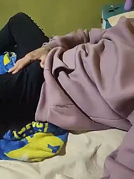 Snapshot of Liozxx1 chatting on 10-19-25, 06:41 Liozxx1 online show from 10-19-25, 06:41