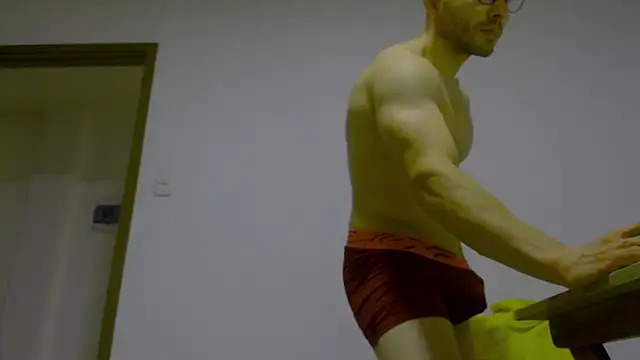 Rocky Muscle online show from 04-12-26, 10:37