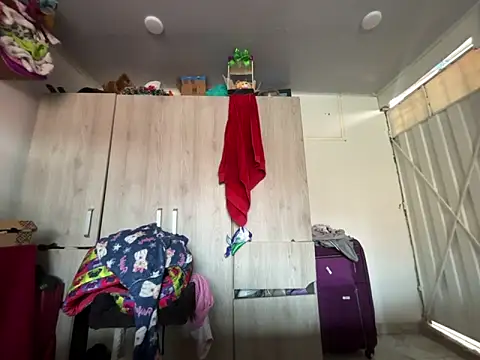 Snapshot of amanne_misa chatting on 10-31-25, 05:25 amanne misa online show from 10-31-25, 05:25