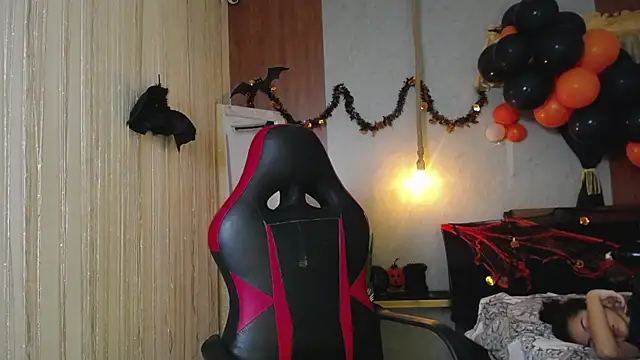 honeymoon 12 online show from 10-31-25, 02:56