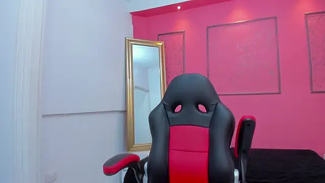 Snapshot of kendall_roous chatting on 09-08-25, 07:24 kendall roous online show from 09-08-25, 07:24