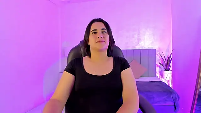 Snapshot of kendall_roous chatting on 10-10-25, 09:36 kendall roous online show from 10-10-25, 09:36