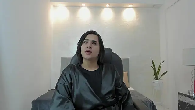 Snapshot of kendall_roous chatting on 10-18-25, 12:06 kendall roous online show from 10-18-25, 12:06