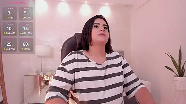 Snapshot of kendall_roous chatting on 11-26-25, 12:50 kendall roous online show from 11-26-25, 12:50