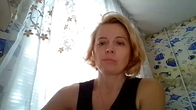 Snapshot of LiluXRose chatting on 09-19-25, 01:01 LiluXRose online show from 09-19-25, 01:01