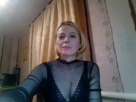 Snapshot of LiluXRose chatting on 10-15-25, 09:59 LiluXRose online show from 10-15-25, 09:59