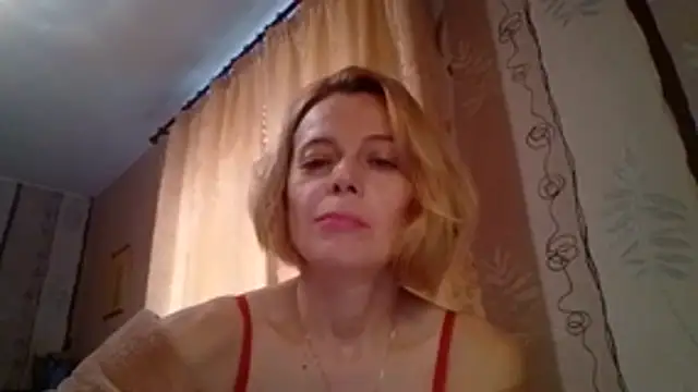 Snapshot of LiluXRose chatting on 10-24-25, 11:39 LiluXRose online show from 10-24-25, 11:39