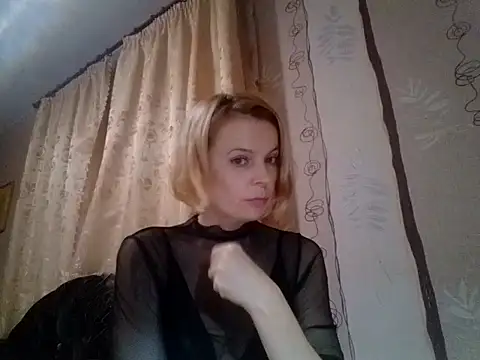 Snapshot of LiluXRose chatting on 10-26-25, 08:37 LiluXRose online show from 10-26-25, 08:37