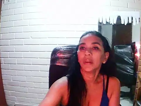 Snapshot of MiiaVelasquez chatting on 11-11-25, 04:01 MiiaVelasquez online show from 11-11-25, 04:01