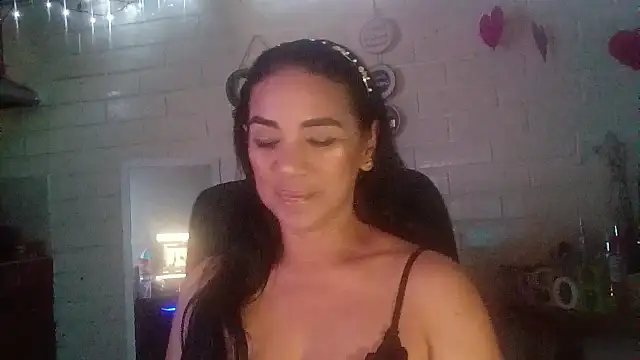 Snapshot of MiiaVelasquez chatting on 03-18-26, 05:10 MiiaVelasquez online show from 03-18-26, 05:10