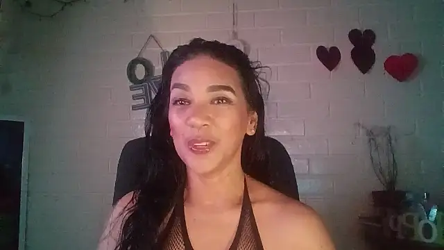 Snapshot of MiiaVelasquez chatting on 04-04-26, 04:44 MiiaVelasquez online show from 04-04-26, 04:44