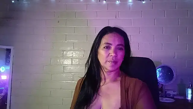Snapshot of MiiaVelasquez chatting on 07-25-26, 05:05 MiiaVelasquez online show from 07-25-26, 05:05