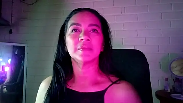 Snapshot of MiiaVelasquez chatting on 07-27-26, 04:52 MiiaVelasquez online show from 07-27-26, 04:52