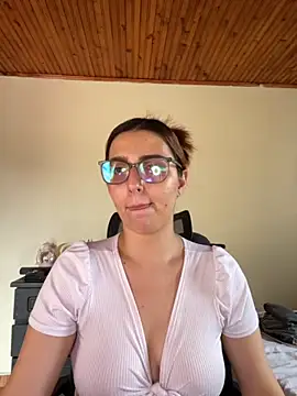 CoraVibes online show from 09-27-25, 07:52