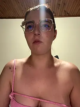 CoraVibes online show from 11-16-25, 12:00