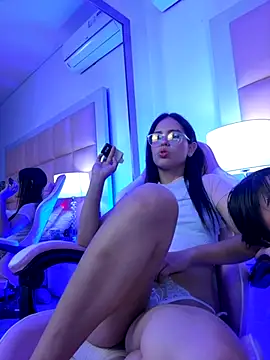 Snapshot of AleHoult chatting on 09-13-25, 05:35 AleHoult online show from 09-13-25, 05:35