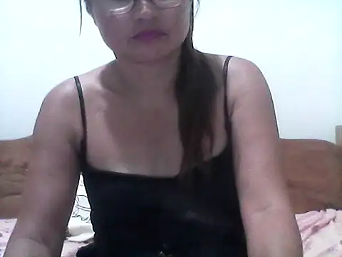 nathalie0045 online show from 04-24-26, 10:39