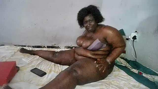 ASSQUEEN37Xx online show from 09-24-25, 12:30