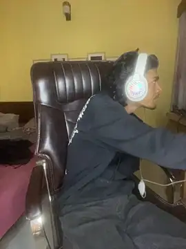 thecatfish online show from 11-25-25, 05:51