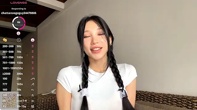 LezlieGreet online show from 11-06-25, 04:13