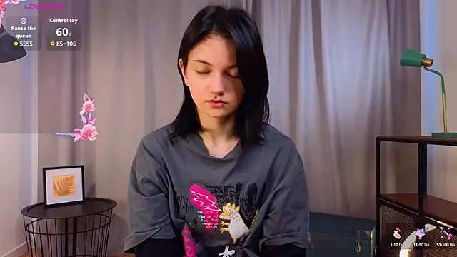 Snapshot of PamilaGrassle chatting on 10-04-25, 03:04 PamilaGrassle online show from 10-04-25, 03:04