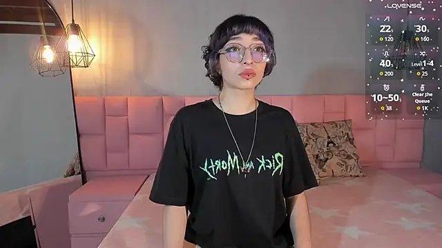 Snapshot of Lexyy_Bluee chatting on 09-15-25, 02:50 Lexyy Bluee online show from 09-15-25, 02:50