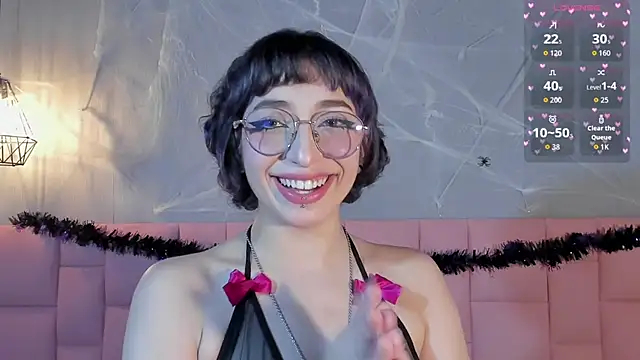 Snapshot of Lexyy_Bluee chatting on 10-16-25, 03:24 Lexyy Bluee online show from 10-16-25, 03:24