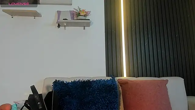 Snapshot of Mia_Duarte1 chatting on 10-05-25, 12:25 Mia Duarte1 online show from 10-05-25, 12:25