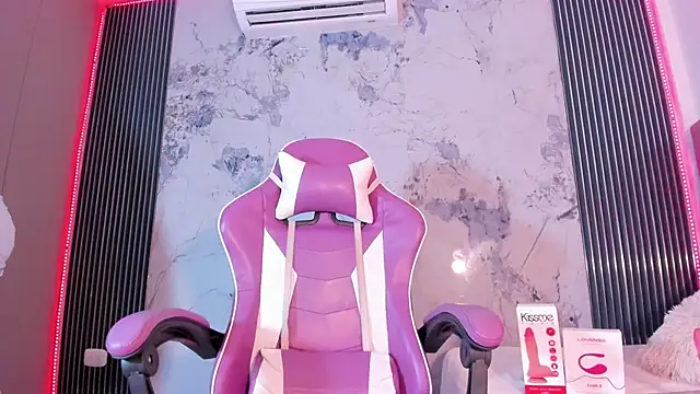 Snapshot of Mia_Duarte1 chatting on 10-17-25, 07:27 Mia Duarte1 online show from 10-17-25, 07:27