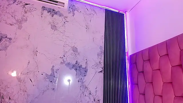 Snapshot of Mia_Duarte1 chatting on 10-21-25, 07:36 Mia Duarte1 online show from 10-21-25, 07:36