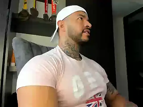 Snapshot of Michael_Fame chatting on 02-21-26, 12:39 Michael Fame online show from 02-21-26, 12:39