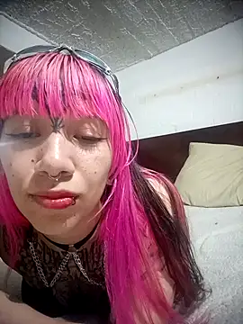 Snapshot of Meganhynde chatting on 09-20-25, 11:28 Meganhynde online show from 09-20-25, 11:28