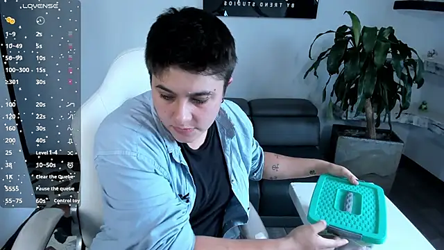 Snapshot of IanGilbert chatting on 09-19-25, 08:09 IanGilbert online show from 09-19-25, 08:09