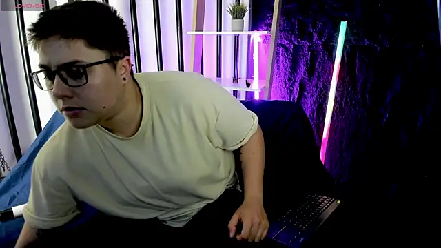 Snapshot of IanGilbert chatting on 10-15-25, 09:26 IanGilbert online show from 10-15-25, 09:26