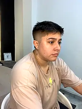 Snapshot of IanGilbert chatting on 10-21-25, 08:20 IanGilbert online show from 10-21-25, 08:20