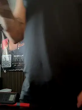 Snapshot of IanGilbert chatting on 11-23-25, 01:55 IanGilbert online show from 11-23-25, 01:55