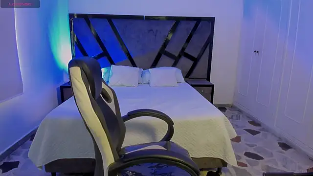 Snapshot of IanGilbert chatting on 11-28-25, 08:11 IanGilbert online show from 11-28-25, 08:11