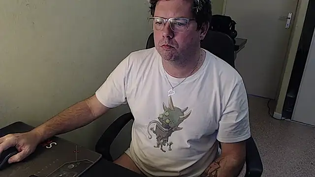 Snapshot of blueandwhite1 chatting on 01-14-25, 03:15 blueandwhite1 online show from 01-14-25, 03:15