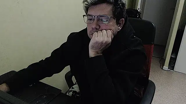 Snapshot of blueandwhite1 chatting on 01-17-25, 10:12 blueandwhite1 online show from 01-17-25, 10:12