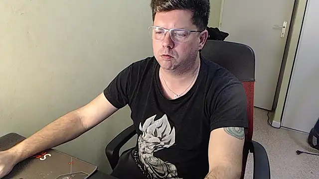 Snapshot of blueandwhite1 chatting on 01-28-25, 09:19 blueandwhite1 online show from 01-28-25, 09:19