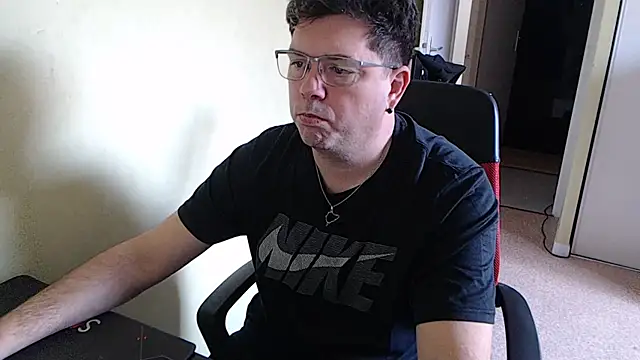 Snapshot of blueandwhite1 chatting on 02-01-25, 12:58 blueandwhite1 online show from 02-01-25, 12:58