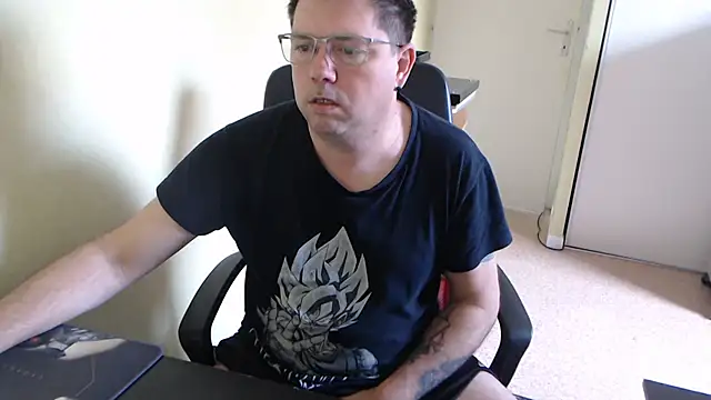 Snapshot of blueandwhite1 chatting on 03-19-25, 08:55 blueandwhite1 online show from 03-19-25, 08:55