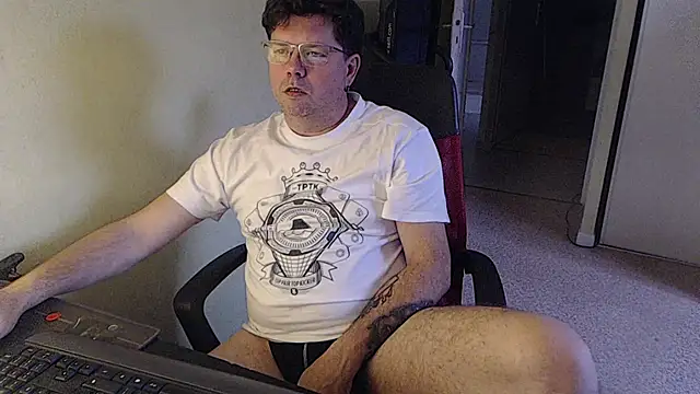 blueandwhite1 online show from 02-11-26, 03:39